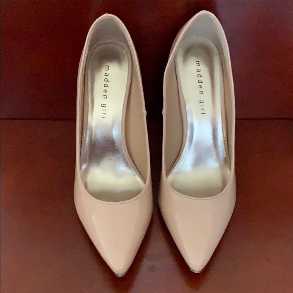 Madden Girl nude patent leather heels